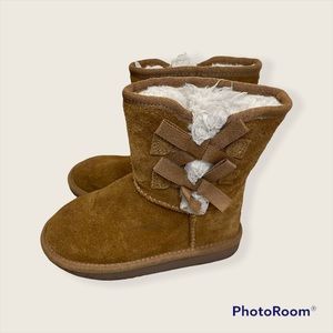 Kookaburra by UGG Victoria Short Boot